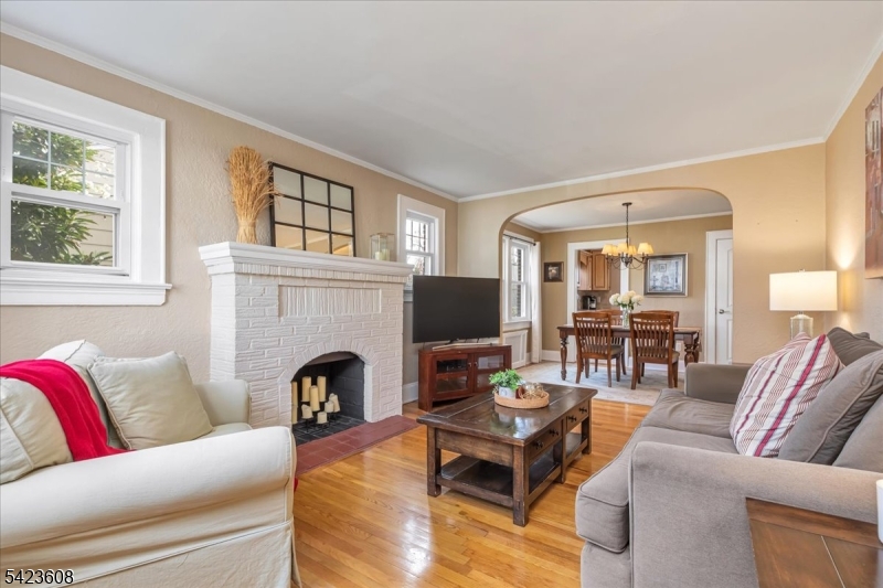 Living Room view to dining rm