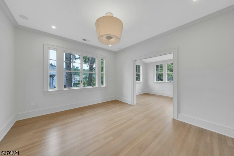 2nd Fl Ensuite BR w/Sitting Rm