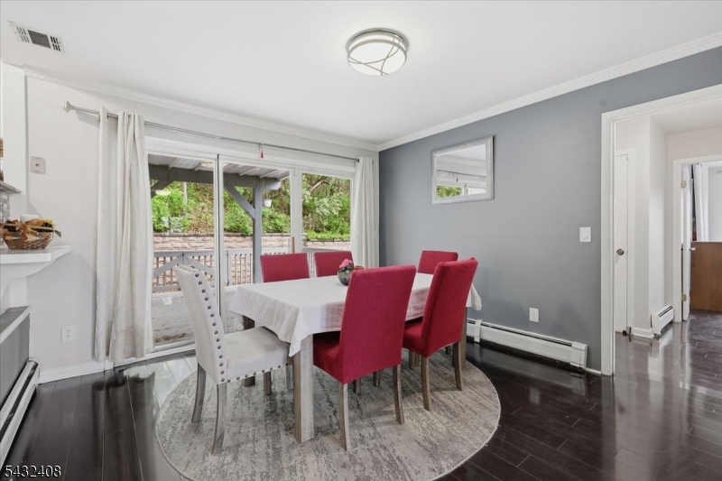 Breakfast Room