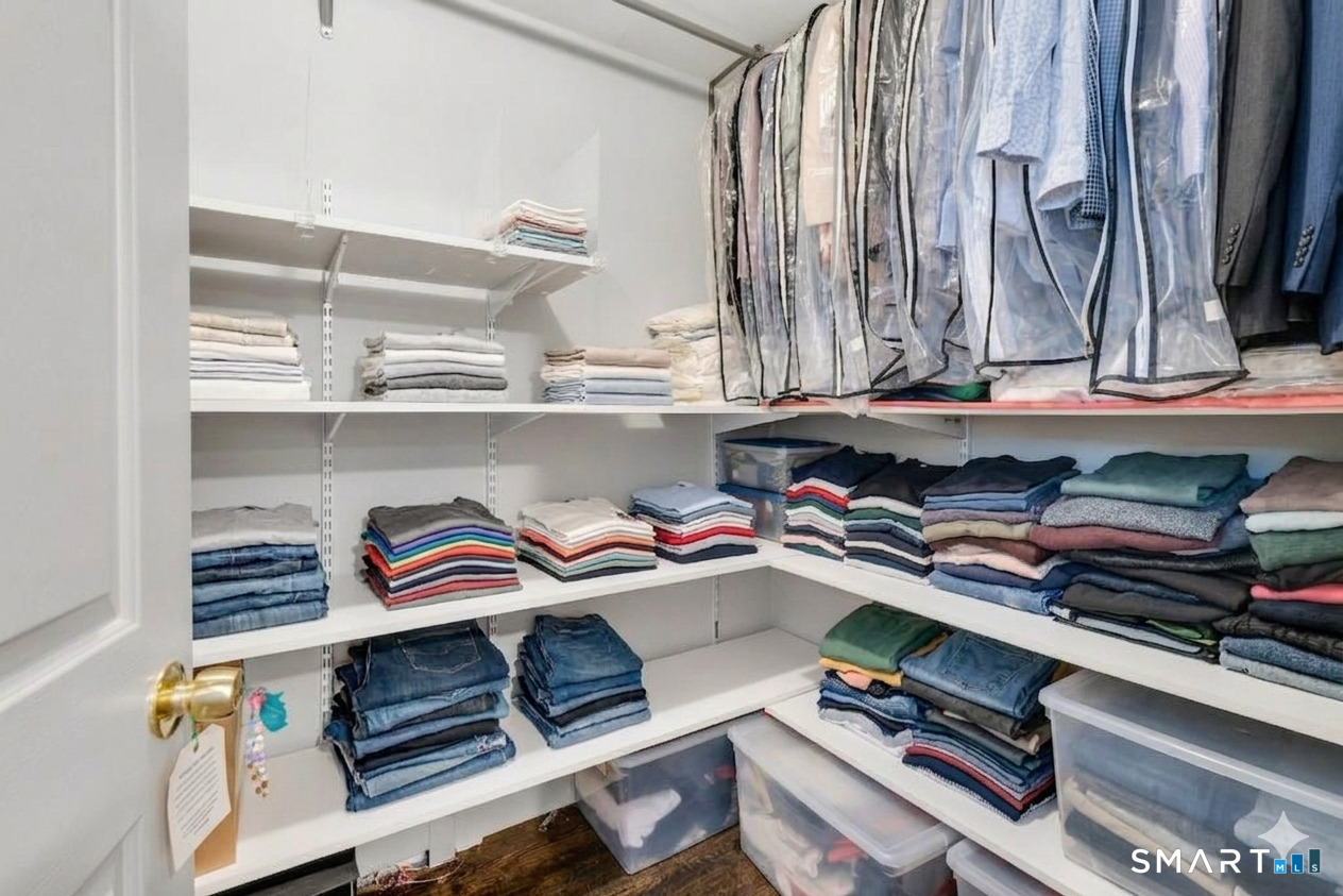 Walk In Closet