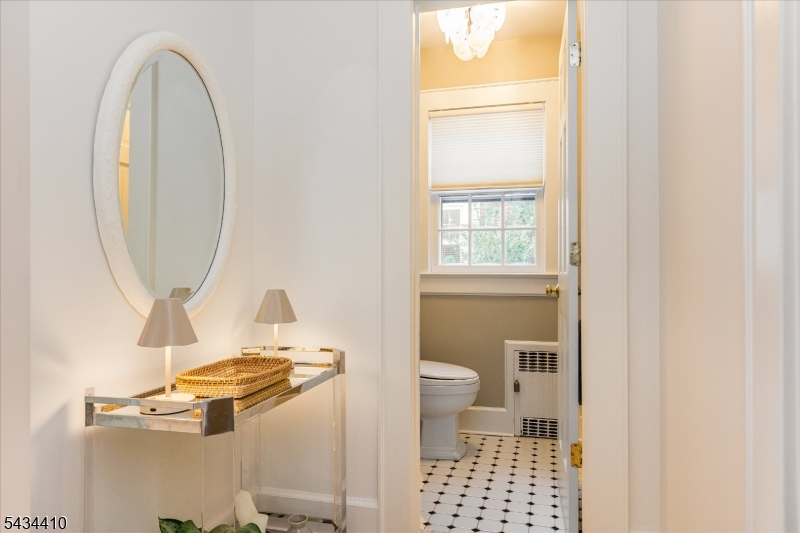 Foyer / Powder Room