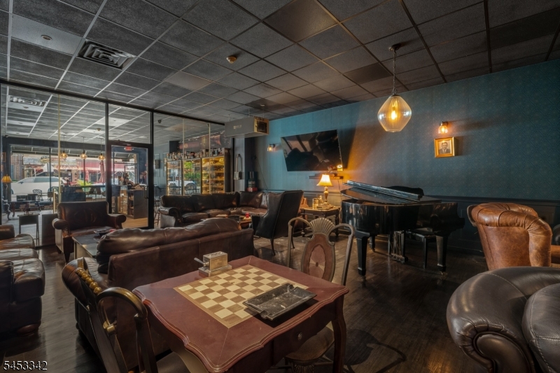 Cigar Lounge