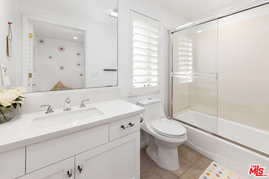2nd Bathroom