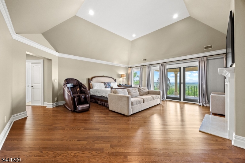 Primary Bed & Fireplace