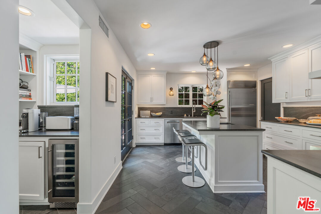 Breakfast Bar