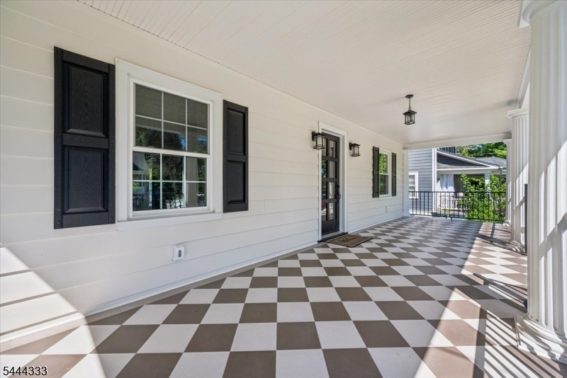 Amazing Front Porch