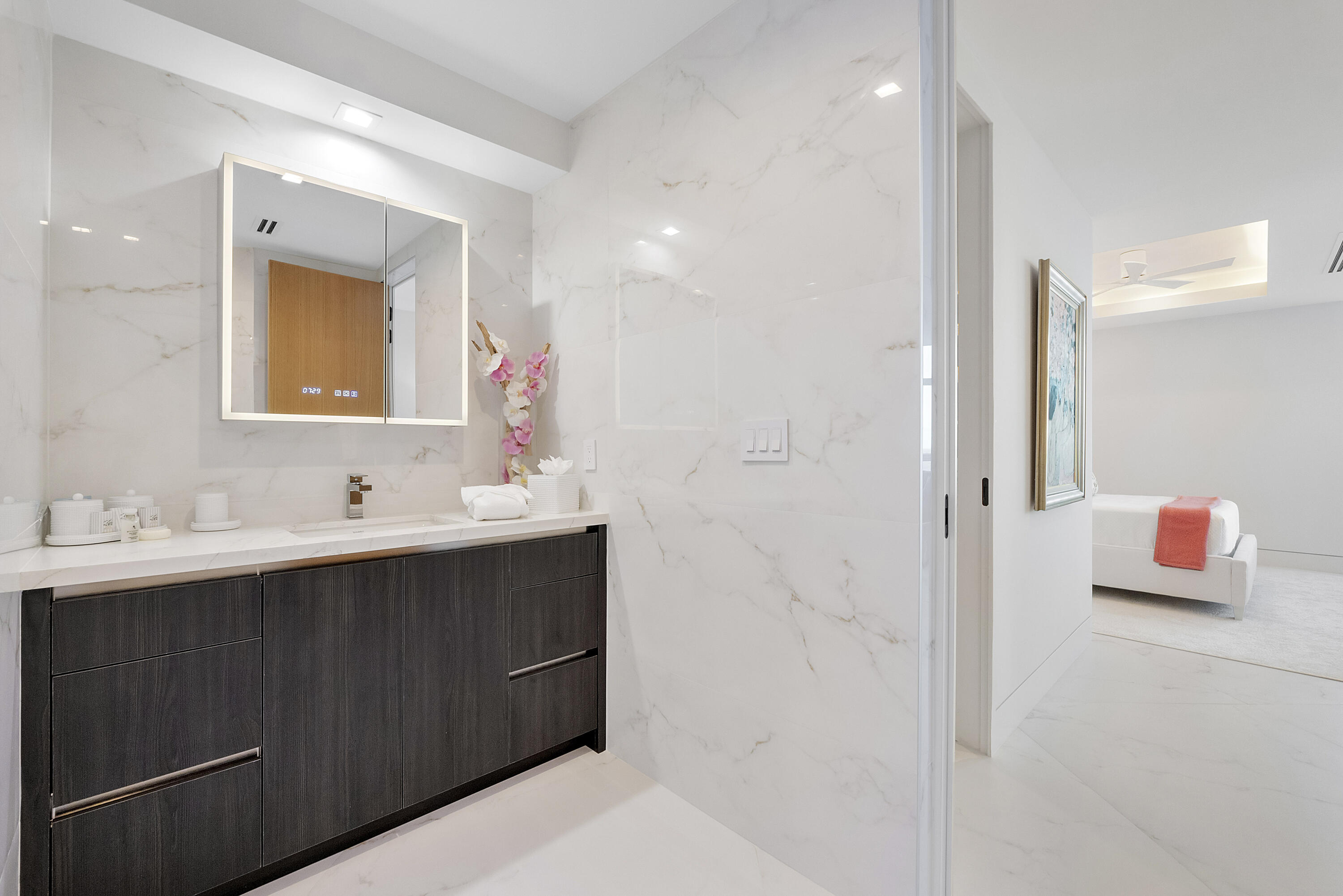 En-suite amenities for this pretty guest room that overhangs the Atlantic ocean