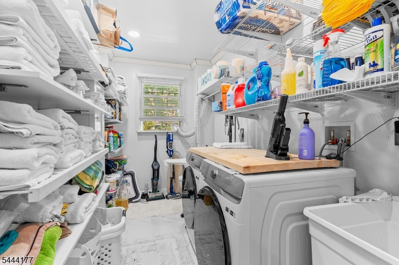 LAUNDRY ROOM!