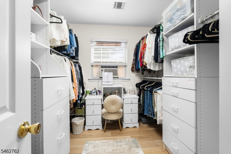 walk in closet