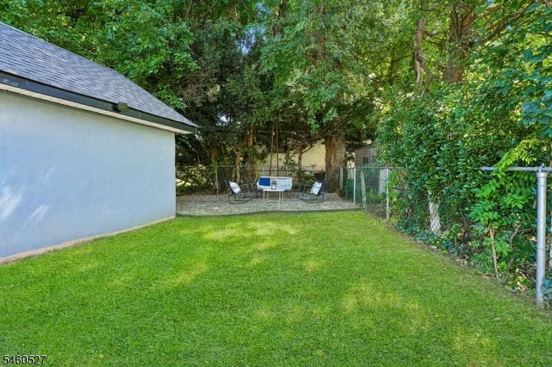 .Deep Backyard