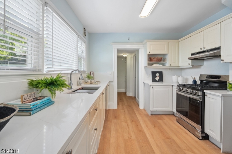 Newly Renovated Kitchen