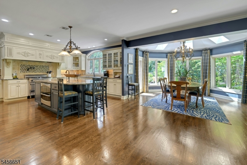 Kitchen & Breakfast Room
