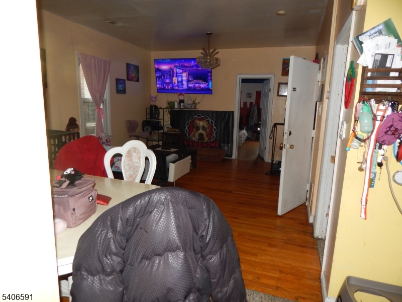 Living/dinning room