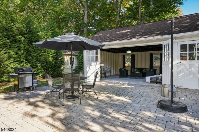 Fabulous Colonial