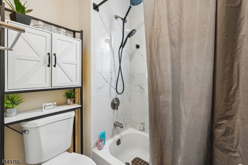 Full Bath floor 1