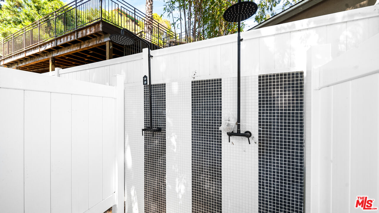 outdoors shower