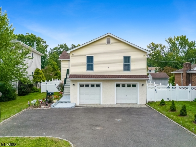 Big Driveway and 2 car garage