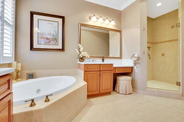 Separate Shower and Jetted Tub