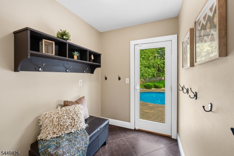 MUDROOM