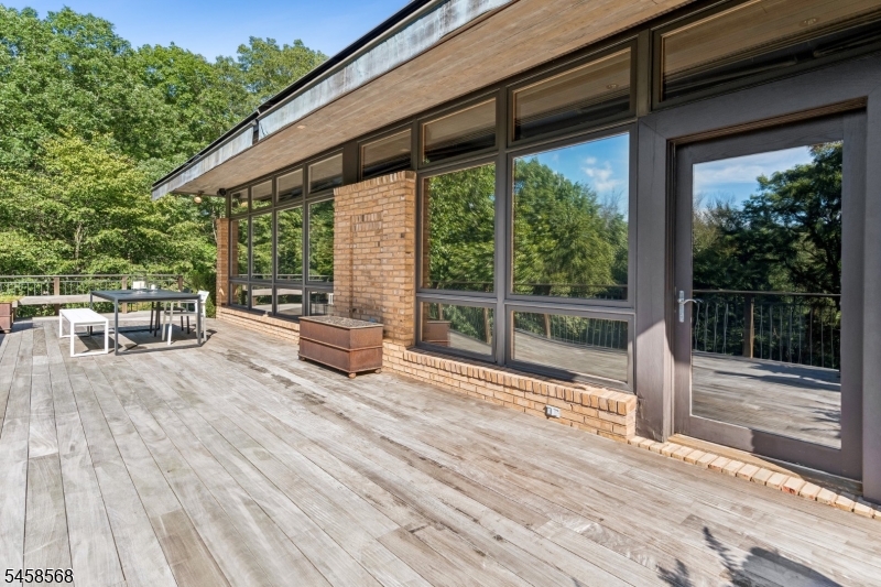 Multi Point Access to Deck