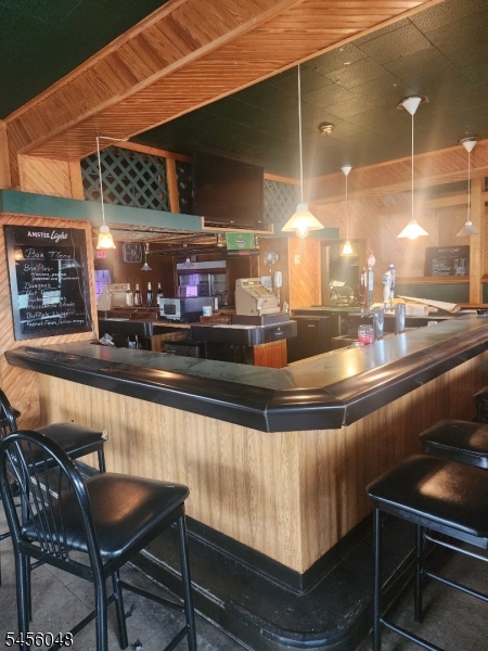 Bar/ Grill