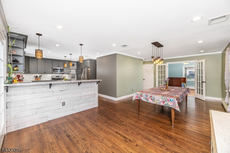 Room to host holiday dinners