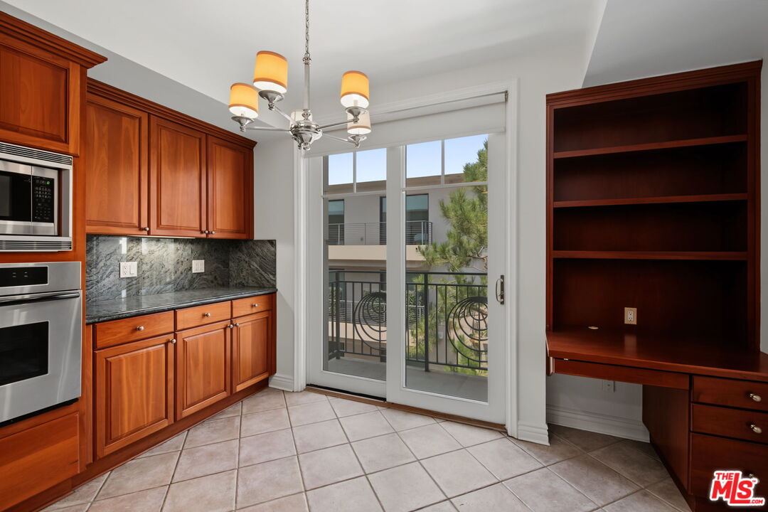 Eating area in Kitchen