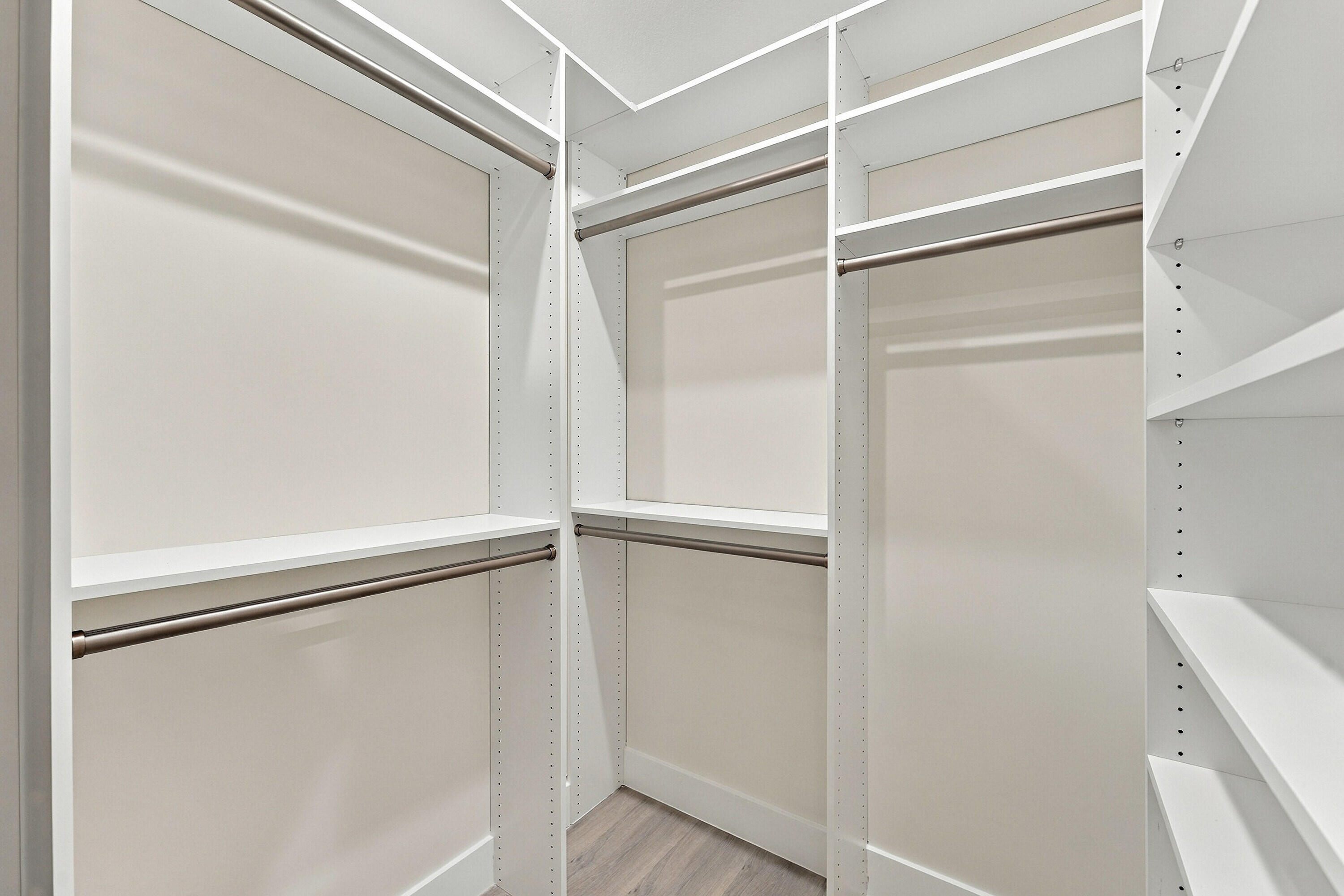 cutom built in closets