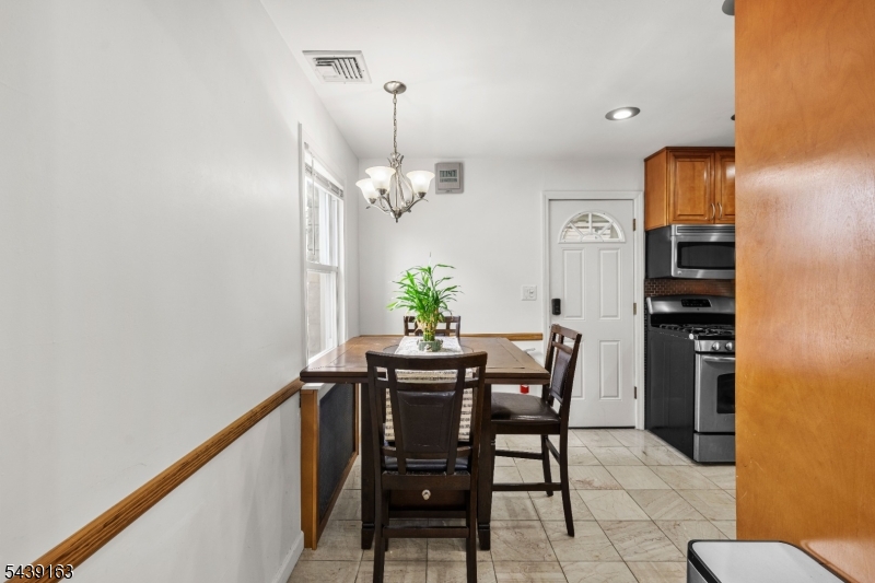 Eat In Kitchen