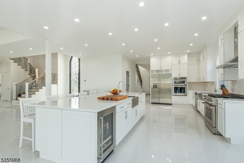 Gleaming Kitchen