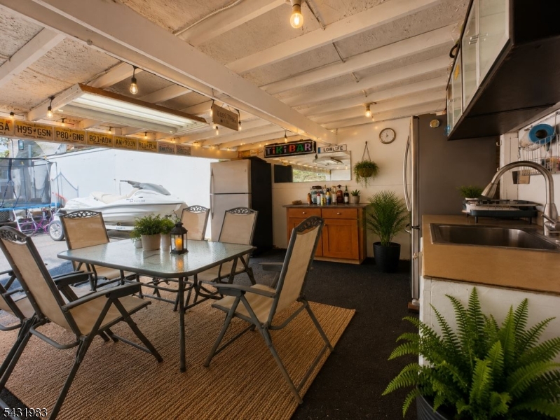 Exterior lounge