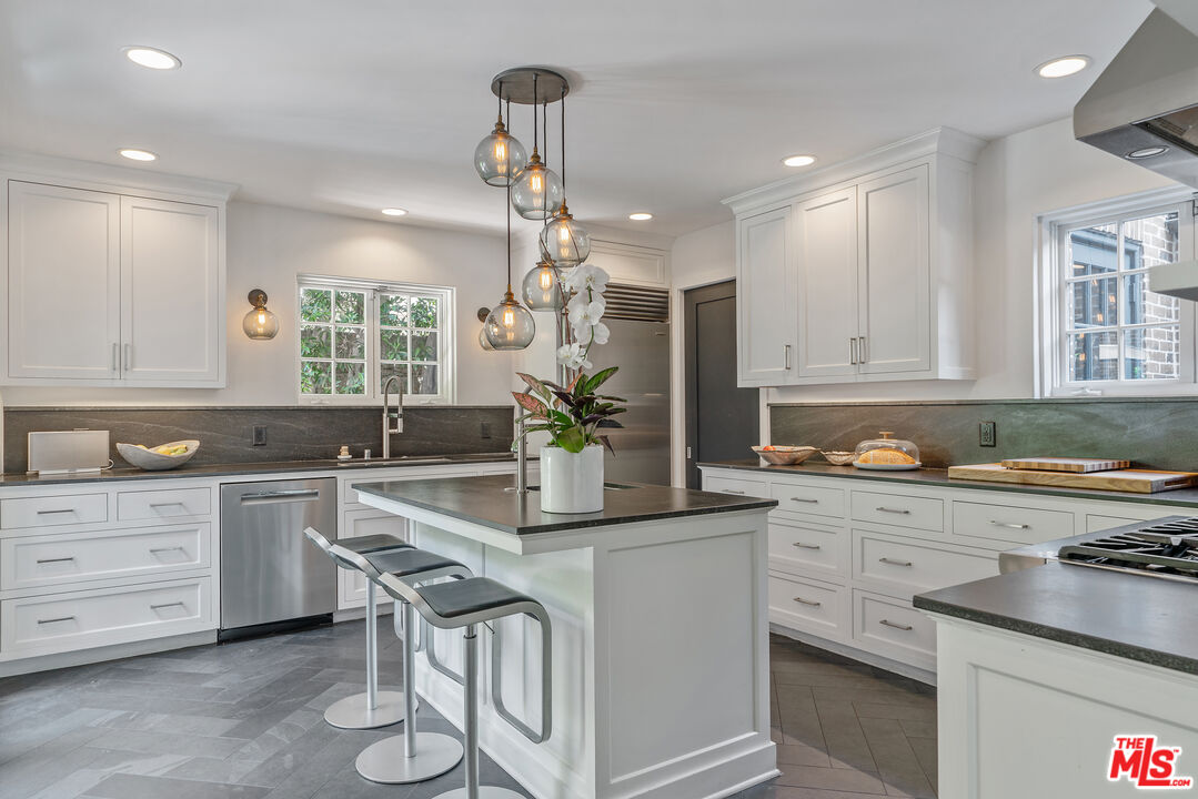Chef Inspired Kitchen with Hig