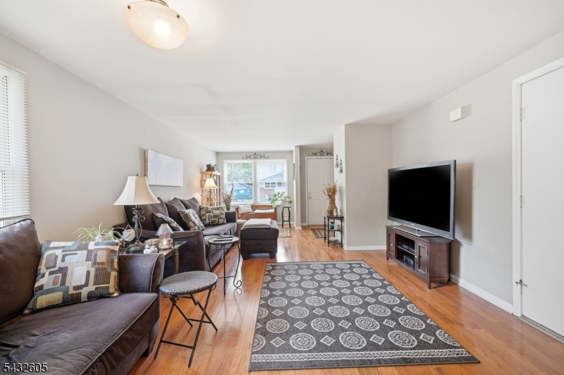 LIVINGROOM