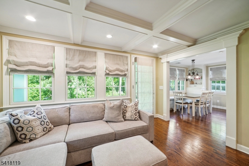 WONDERFUL SHORT HILLS COLONIAL