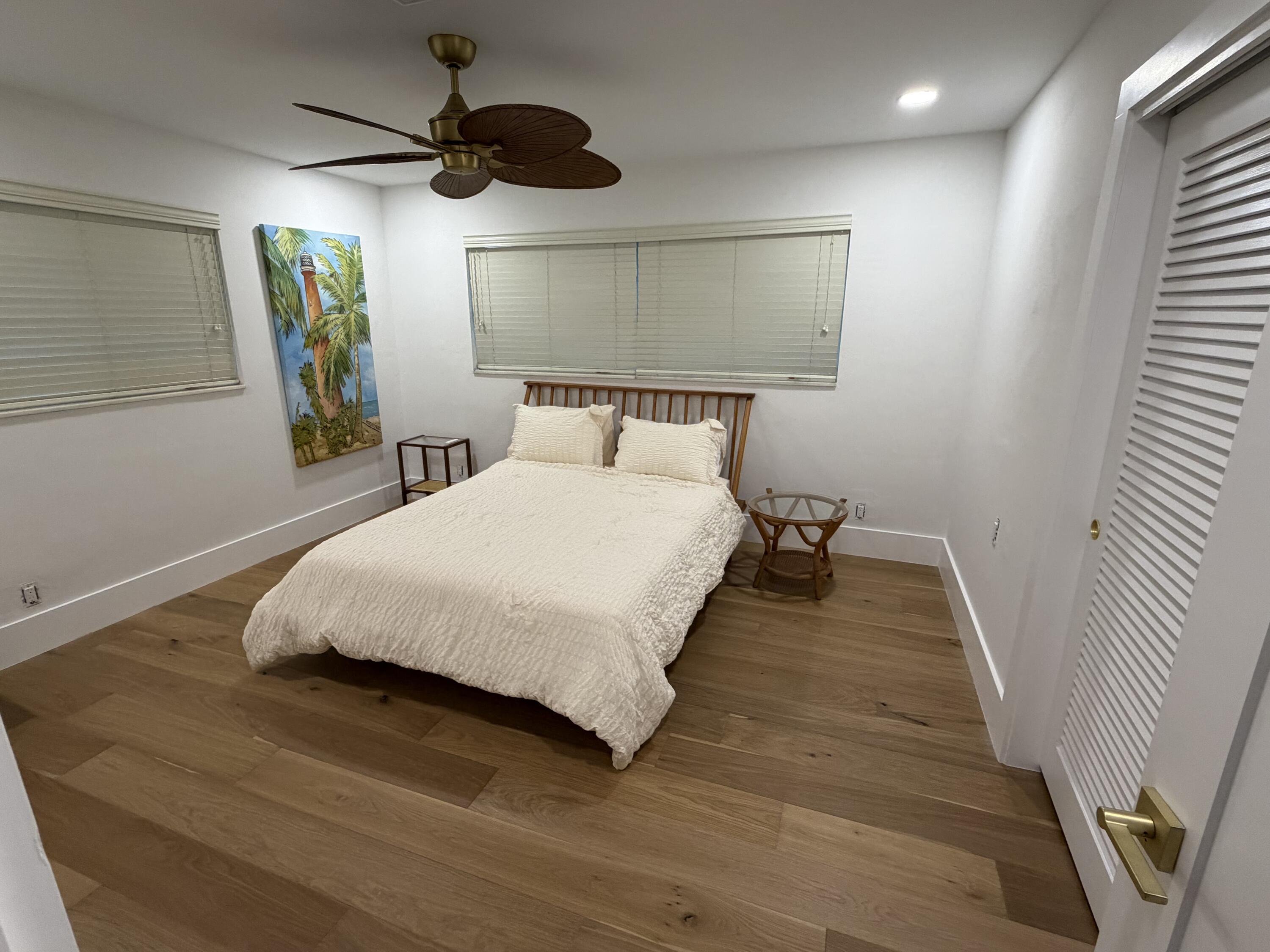 Queen sized bed in BR 2