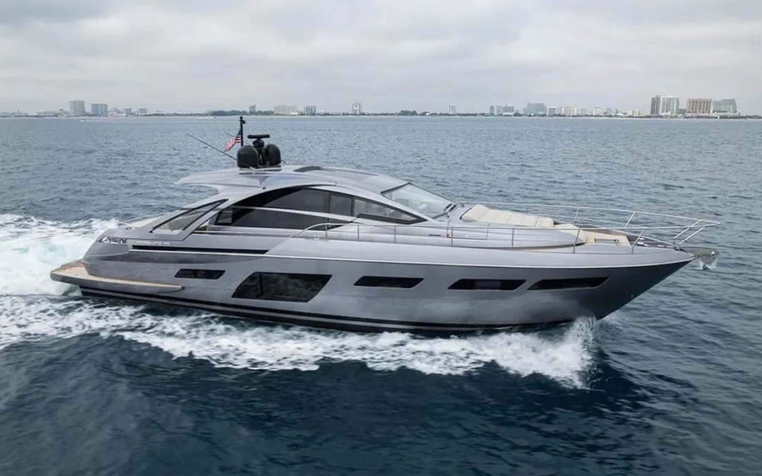 70' Pershing