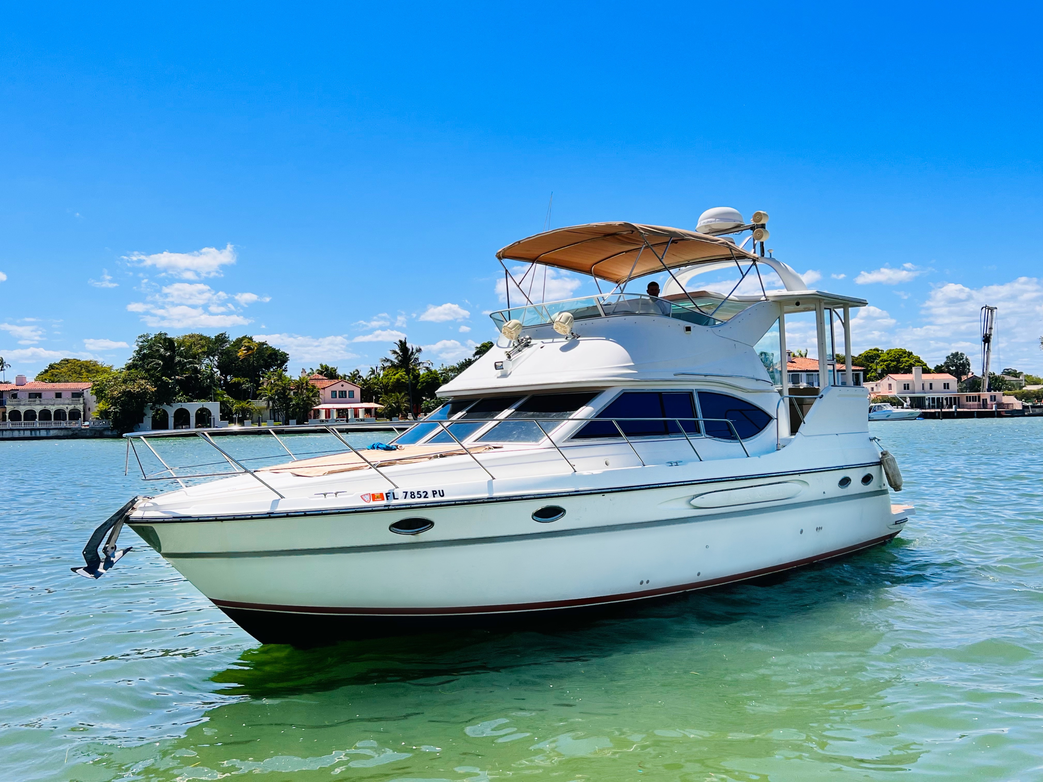 40' Maxum Flybridge