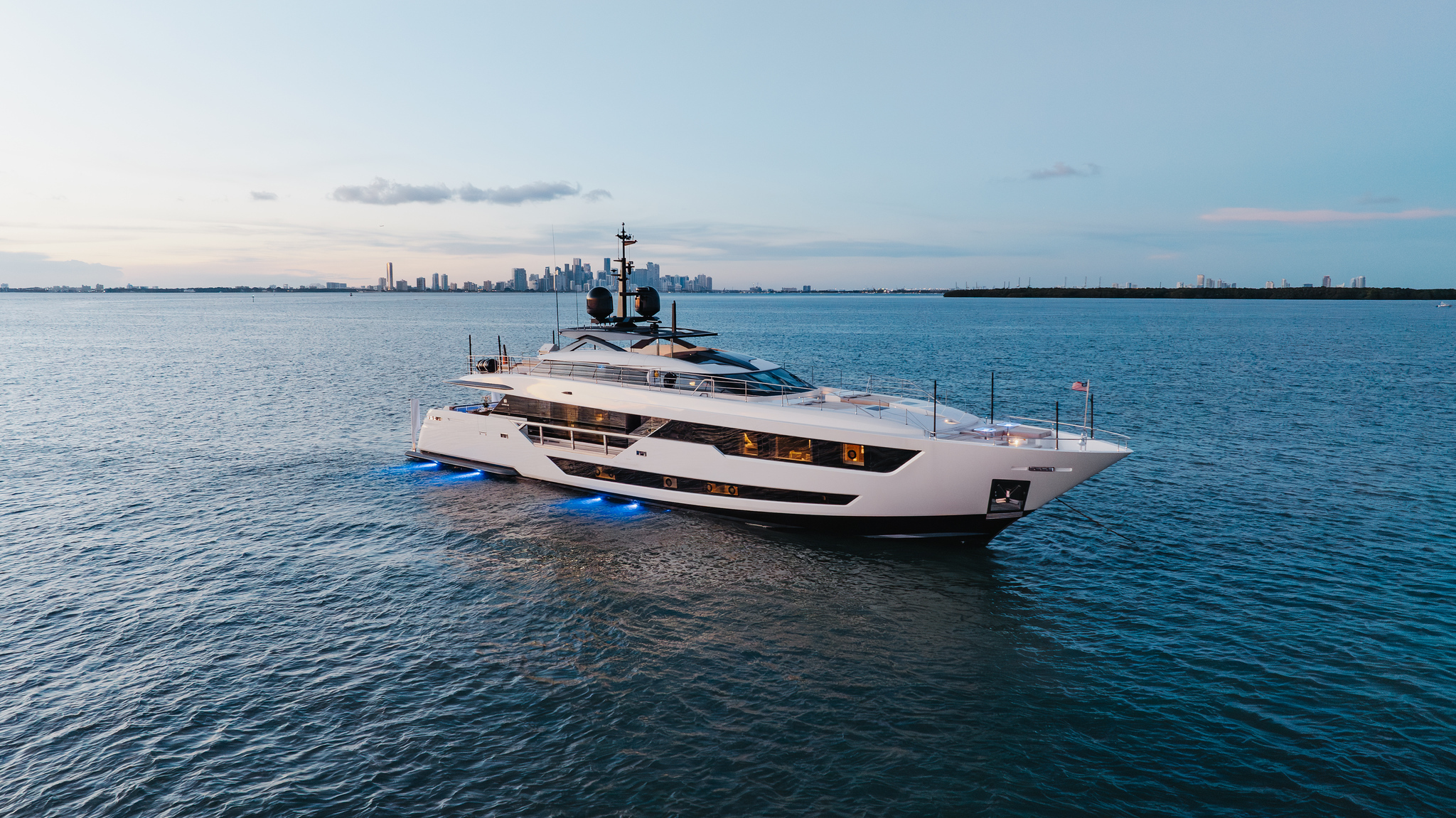M/Y NEVER BLUE