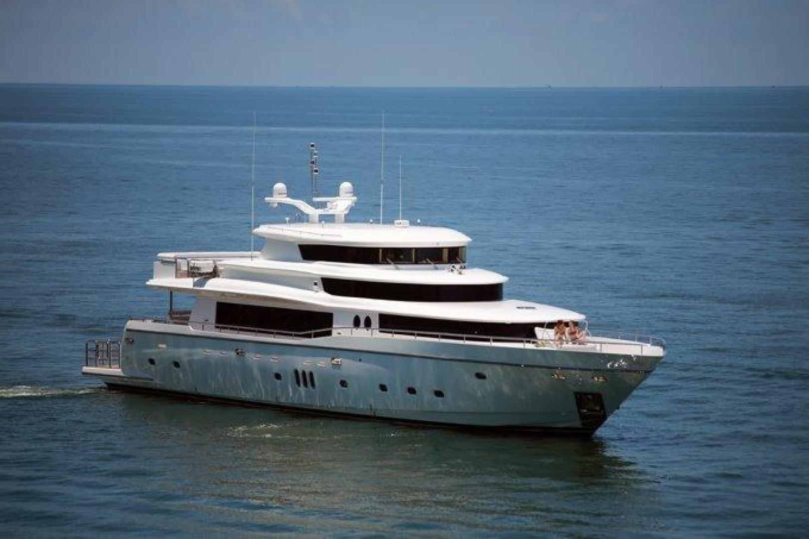 JOHNSON 110 SKYLOUNGE