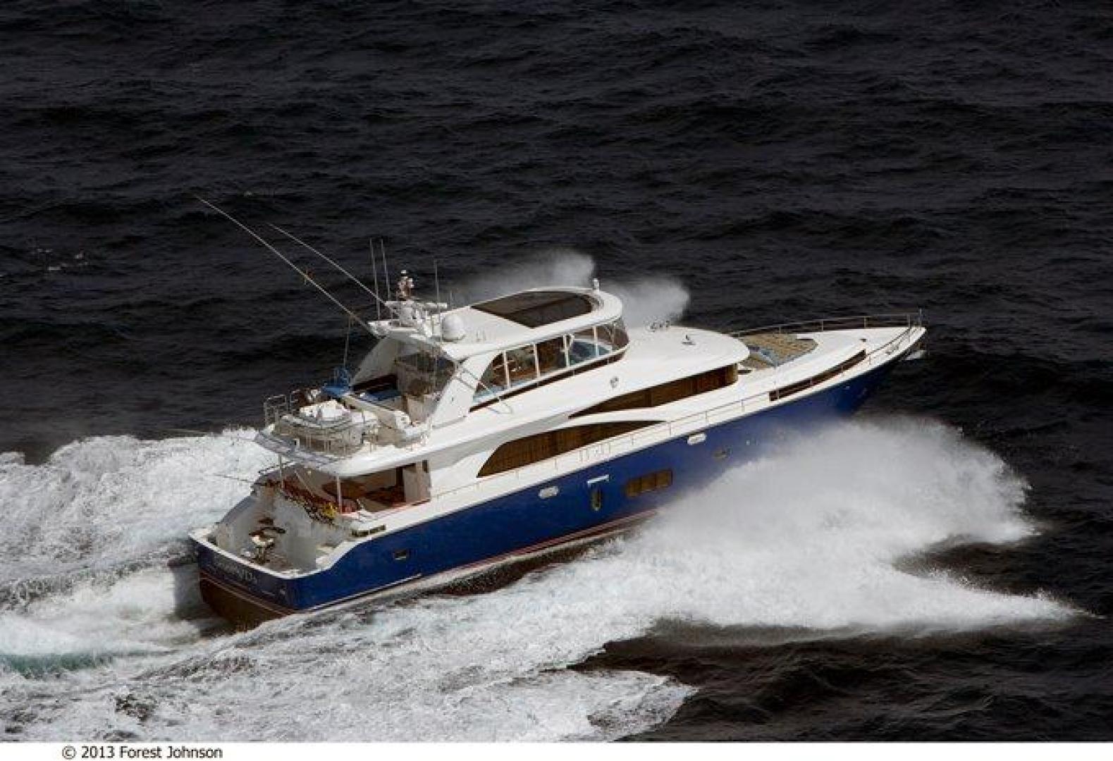 JOHNSON 80 FLYBRIDGE
