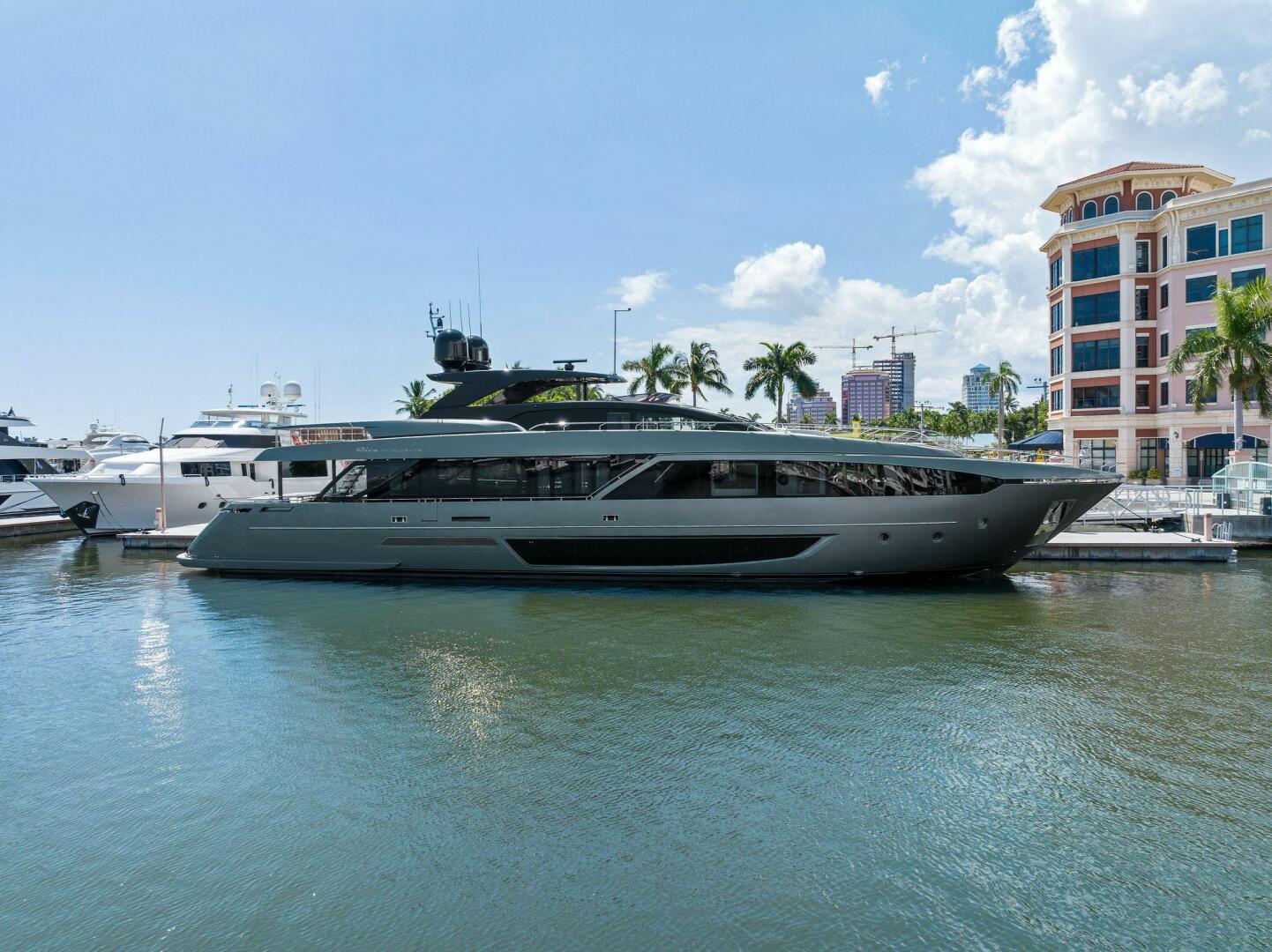 110' Riva Dolcevita 2024
